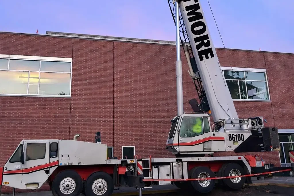 Westmore Construction 100T crane